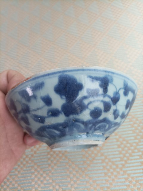 古玩陶瓷明代中期.青花纏枝花卉紋茶碗拍賣，當前價格860元