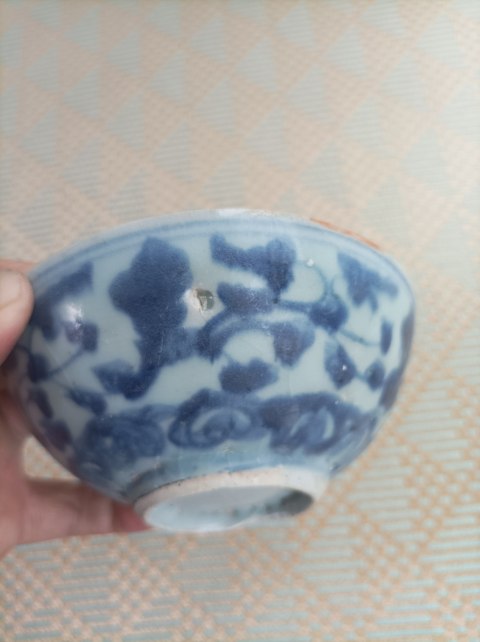 古玩陶瓷明代中期.青花纏枝花卉紋茶碗拍賣，當前價格860元