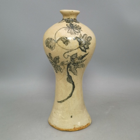 古玩陶瓷明代花卉紋褐彩梅瓶拍賣，當前價格1680元