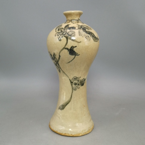 古玩陶瓷明代花卉紋褐彩梅瓶拍賣，當前價格1680元