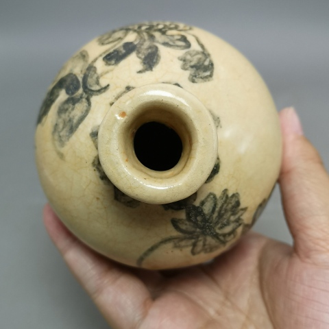 古玩陶瓷明代花卉紋褐彩梅瓶拍賣，當前價格1680元