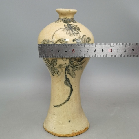 古玩陶瓷明代花卉紋褐彩梅瓶拍賣，當前價格1680元