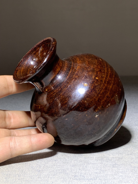 古玩陶瓷(清代)精品造型漂亮醬釉石榴尊拍賣,當前價格0元