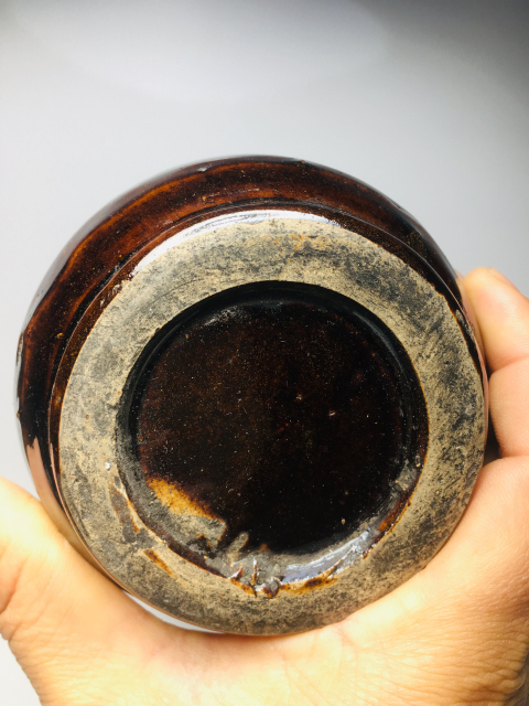 古玩陶瓷(清代)精品造型漂亮醬釉石榴尊拍賣,當前價格0元