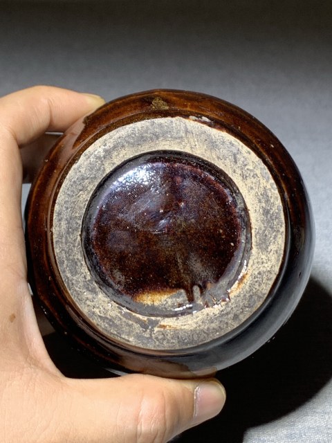 古玩陶瓷(清代)精品造型漂亮醬釉石榴尊拍賣,當前價格0元