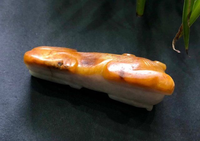 古玩玉器清中期黃翡翠獅子拍賣，當前價格19000元