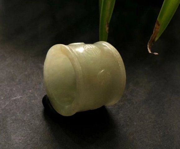 古玩玉器清中期鼓型團壽翡翠扳指拍賣，當前價格8500元