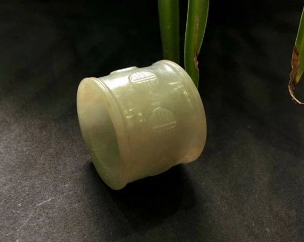 古玩玉器清中期鼓型團壽翡翠扳指拍賣，當前價格8500元