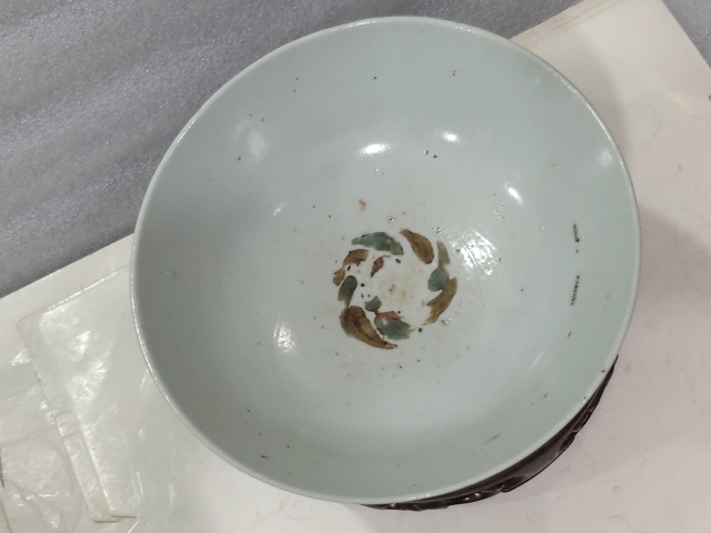 古玩陶瓷粉彩竹紋詩詞碗拍賣,當前價格0元