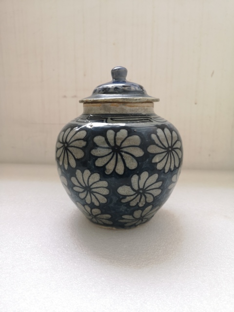 古玩陶瓷花卉紋青花蓋罐拍賣，當前價格398元