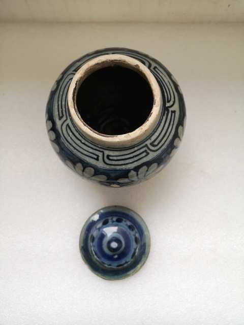 古玩陶瓷花卉紋青花蓋罐拍賣，當前價格398元