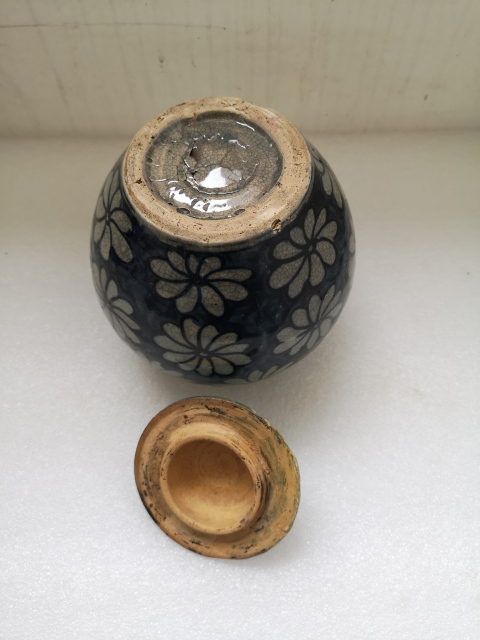 古玩陶瓷花卉紋青花蓋罐拍賣，當前價格398元