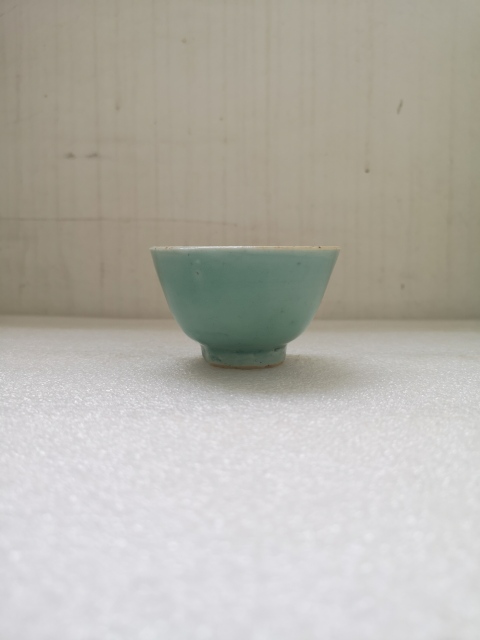 古玩陶瓷清代道光青釉杯拍賣,當前價格450元