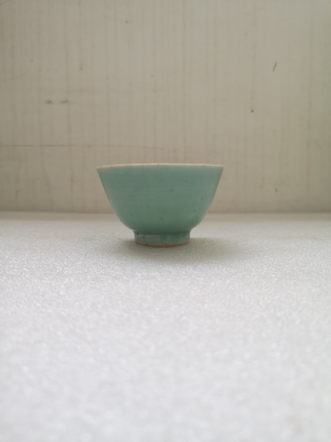 古玩陶瓷清代道光青釉杯拍賣,當前價格450元