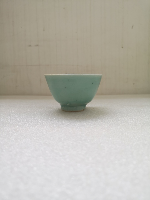 古玩陶瓷清代道光青釉杯拍賣,當前價格450元