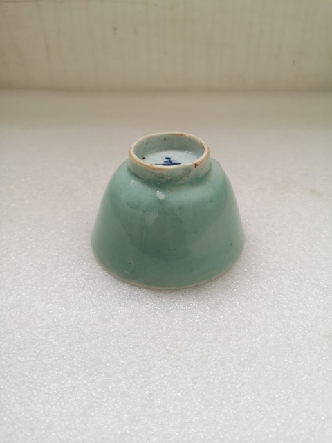 古玩陶瓷清代道光青釉杯拍賣,當前價格450元