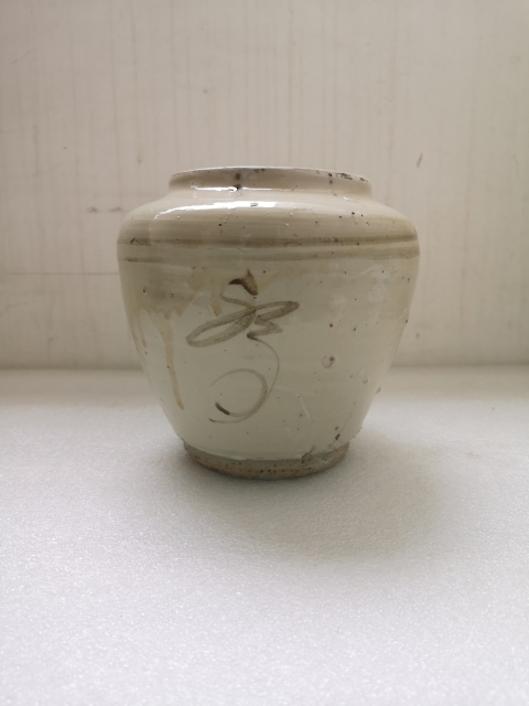 古玩陶瓷清代磁州窯花卉紋褐彩罐拍賣，當前價格680元