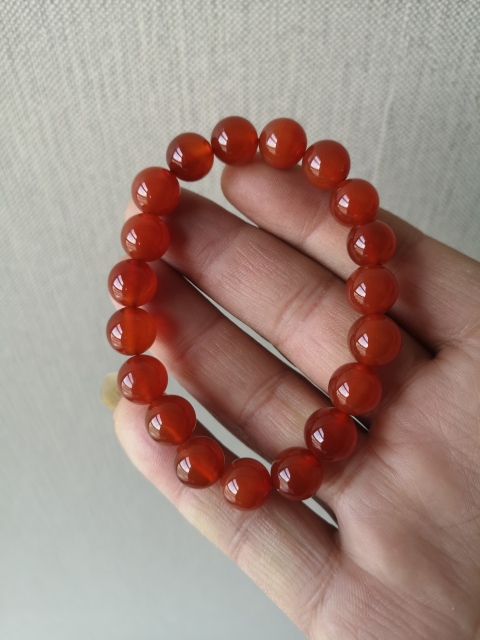 古玩玉器天然紅瑪瑙珠手串拍賣,當(dāng)前價格150元