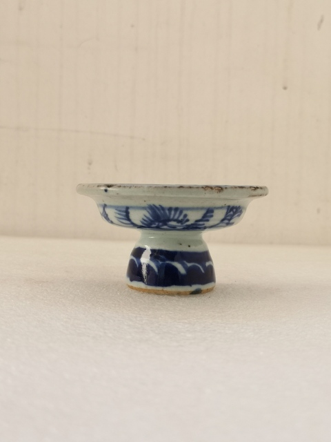 古玩陶瓷花卉紋青花高足盤拍賣,當前價格450元