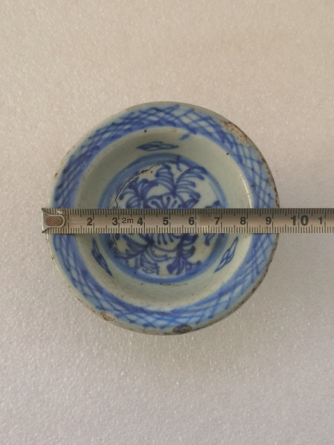 古玩陶瓷花卉紋青花高足盤拍賣,當前價格450元