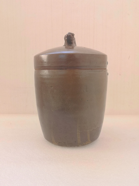 古玩陶瓷褐釉蓋罐拍賣，當(dāng)前價(jià)格680元