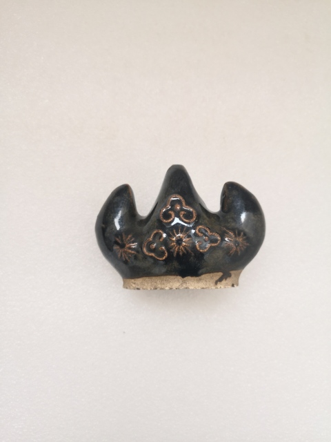 古玩陶瓷黑釉筆山拍賣，當(dāng)前價(jià)格680元