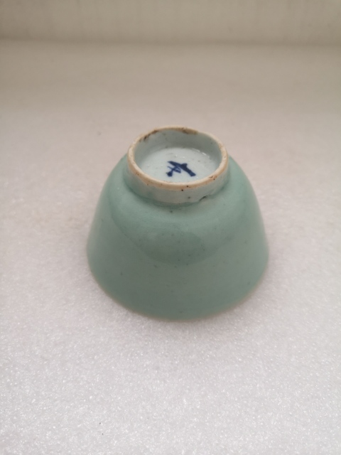古玩陶瓷清代道光青釉杯拍賣,當前價格450元