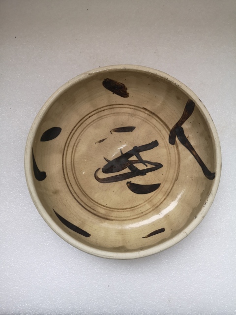 古玩陶瓷清代早期吉語紋褐彩盤拍賣，當前價格680元