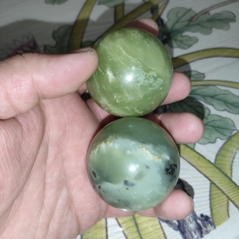 古玩玉器岫玉雕圓球形器拍賣,當前價格260元