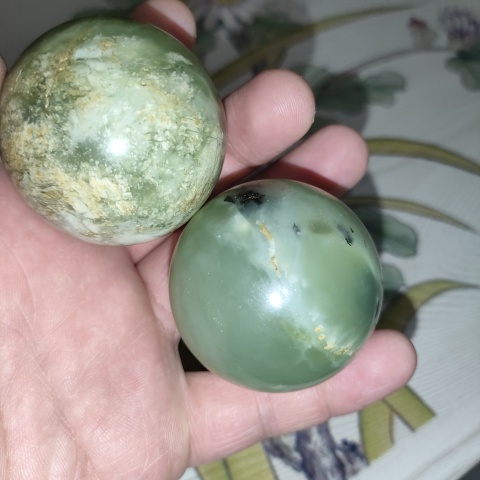 古玩玉器岫玉雕圓球形器拍賣,當前價格260元