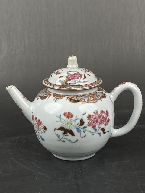 古玩陶瓷雍正粉彩花卉壺拍賣，當(dāng)前價(jià)格8888元