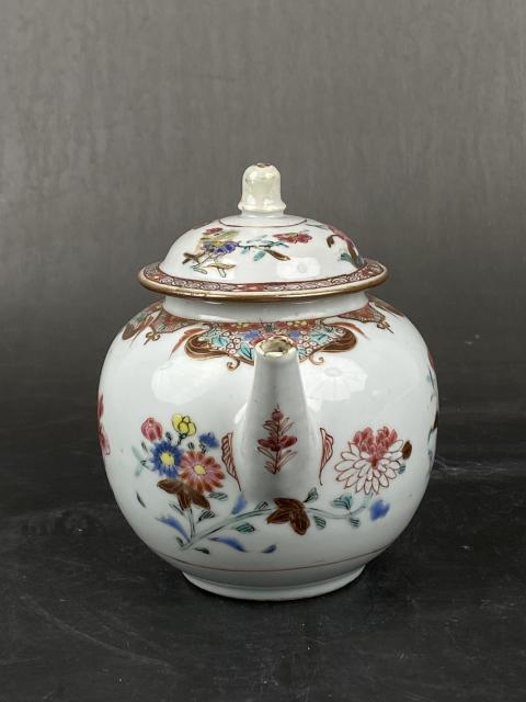 古玩陶瓷雍正粉彩花卉壺拍賣，當(dāng)前價(jià)格8888元