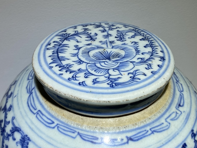 古玩陶瓷青花纏枝花卉罐拍賣,當前價格1888元