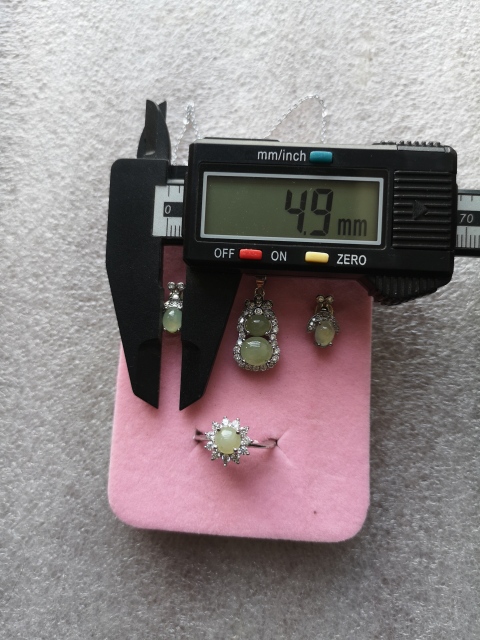 古玩玉器天然翡翠鑲嵌首飾拍賣，當(dāng)前價(jià)格450元