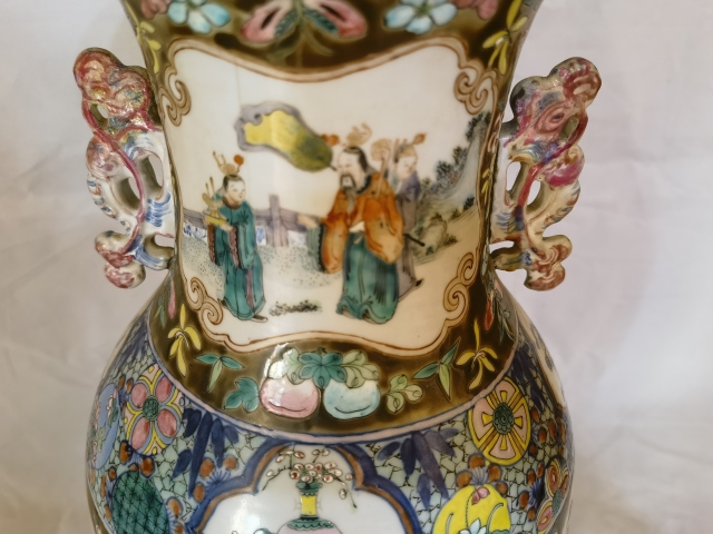 古玩陶瓷清 青花粉彩二十四開(kāi)窗鳳耳瓶拍賣,當(dāng)前價(jià)格30000元