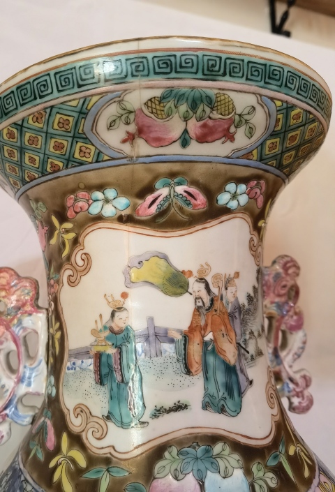 古玩陶瓷清 青花粉彩二十四開(kāi)窗鳳耳瓶拍賣,當(dāng)前價(jià)格30000元