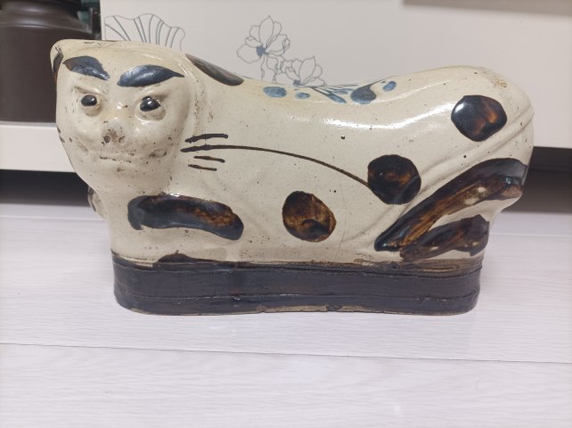 清代磁州窯彩繪花卉紋貓兒枕拍賣，當前價格580元