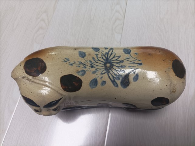 古玩陶瓷清代磁州窯彩繪花卉紋貓兒枕拍賣，當前價格568元