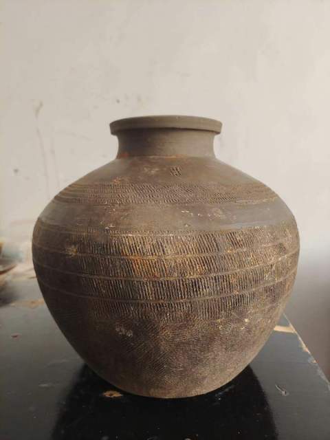 古玩陶瓷館藏級精品灰陶繩紋印章款漢壺拍賣,當前價格2980元