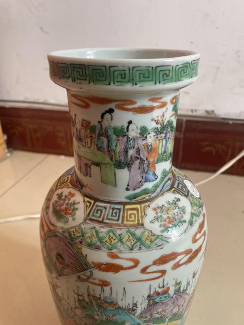 古玩陶瓷廣彩人物棒槌瓶拍賣,當(dāng)前價(jià)格12000元