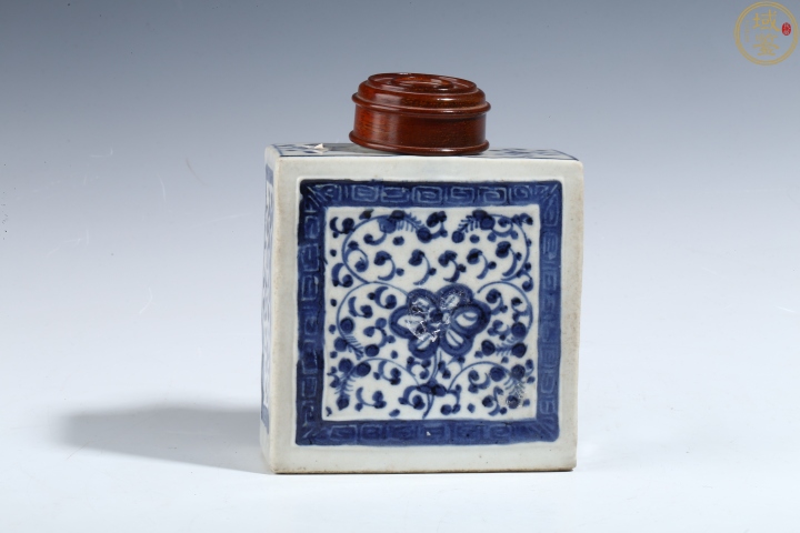 古玩陶瓷道光青花纏枝花卉四方茶葉蓋罐拍賣，當(dāng)前價(jià)格4800元