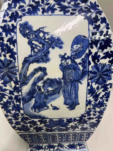 古玩陶瓷青花開光人物故事紋四方瓶拍賣，當前價格88888元