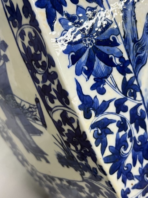 古玩陶瓷青花開光人物故事紋四方瓶拍賣，當前價格88888元