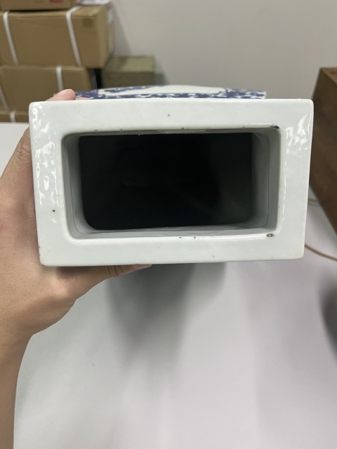 古玩陶瓷青花開光人物故事紋四方瓶拍賣，當前價格88888元