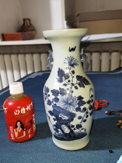 古玩陶瓷花卉紋豆青釉青花瓶拍賣,當(dāng)前價(jià)格600元