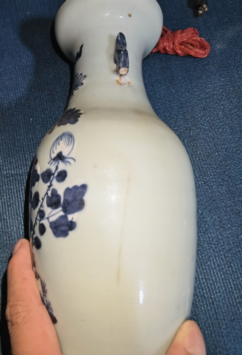 古玩陶瓷花卉紋豆青釉青花瓶拍賣,當(dāng)前價(jià)格600元