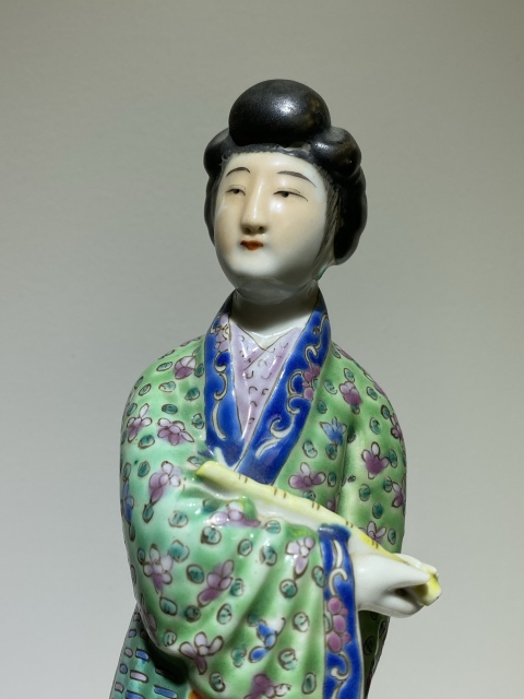 古玩陶瓷粉彩人物瓷塑拍賣，當前價格2888元