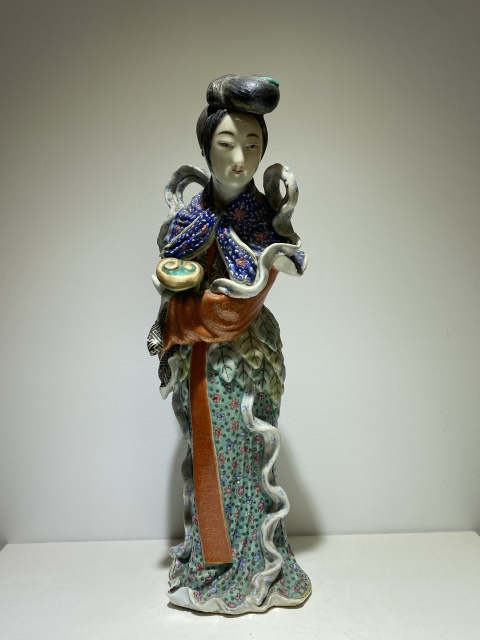 古玩陶瓷粉彩人物瓷塑拍賣，當前價格3888元