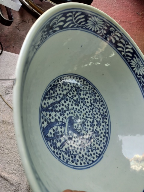 古玩陶瓷清中期青花人物寶瓶圖很大的海碗拍賣,當前價格7800元