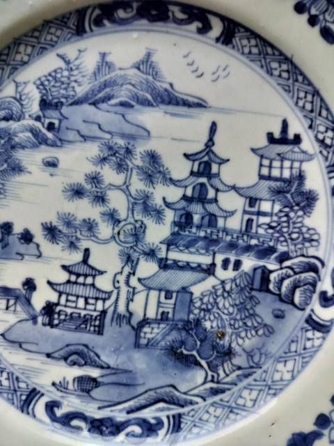 古玩陶瓷清中期青花山水樓閣紋八方盤拍賣，當前價格1800元